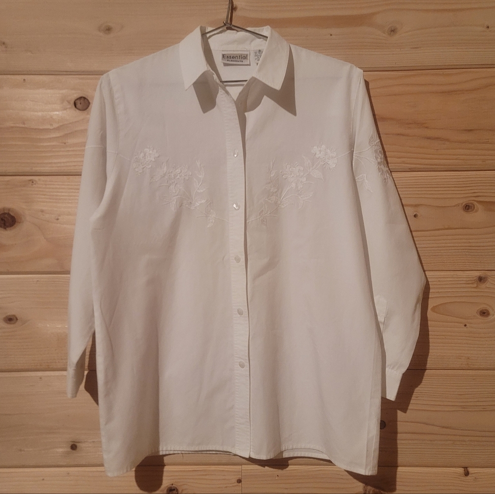 Essential Elements White Embroidered Floral Design Shirt Size S 21x27